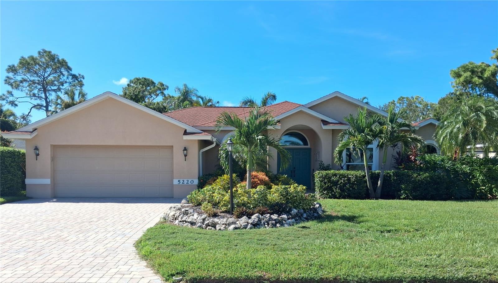 5220 SUNNYDALE CIRCLE