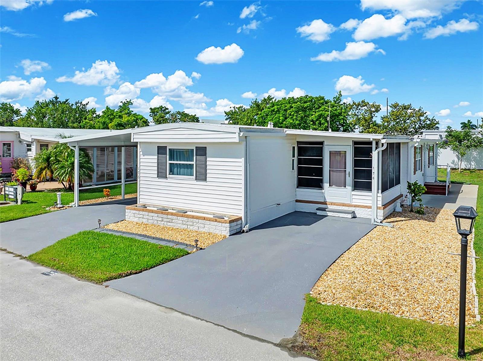 176 MANATEE LOOP
