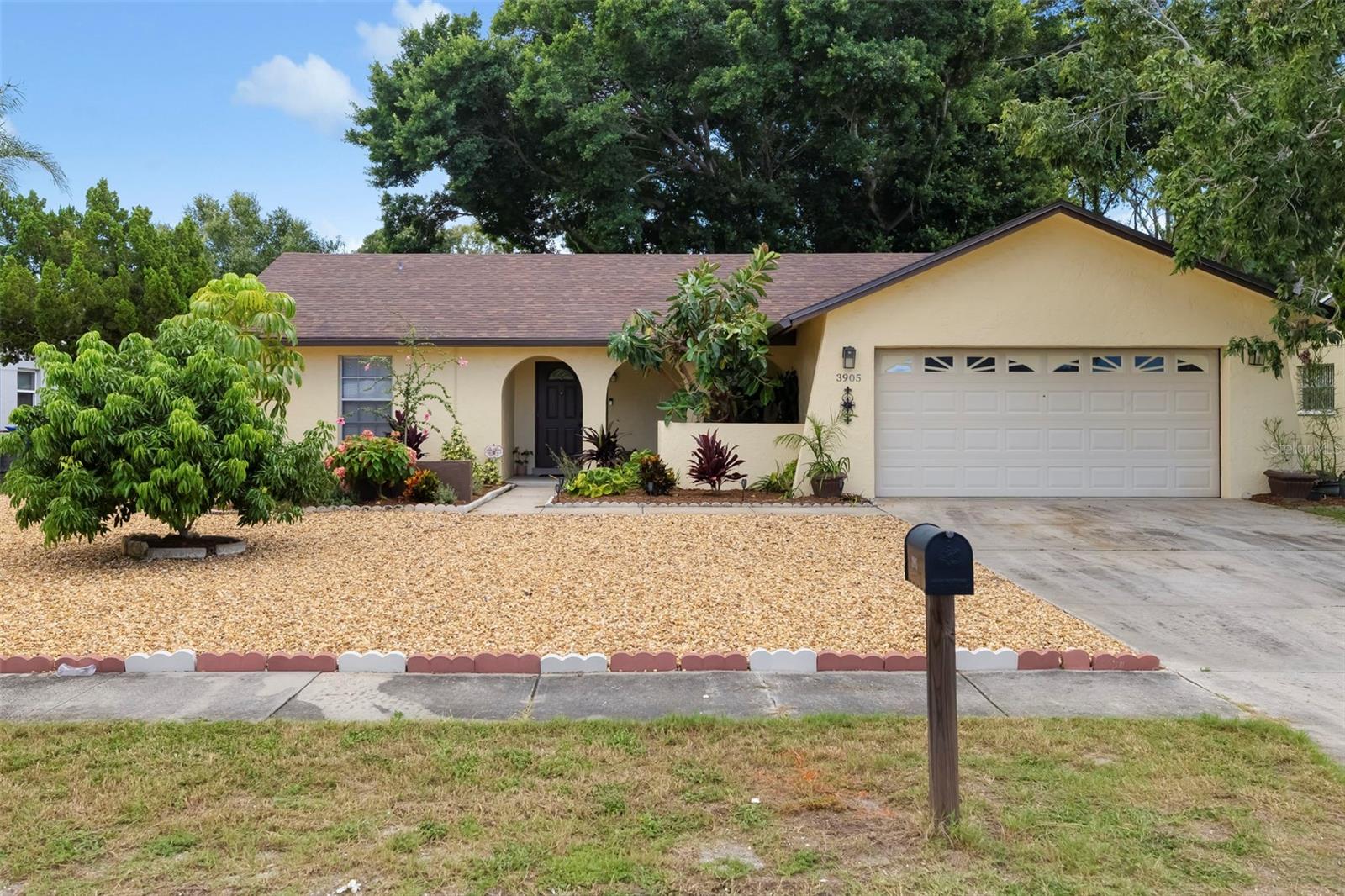 3905 SANDPOINTE DRIVE