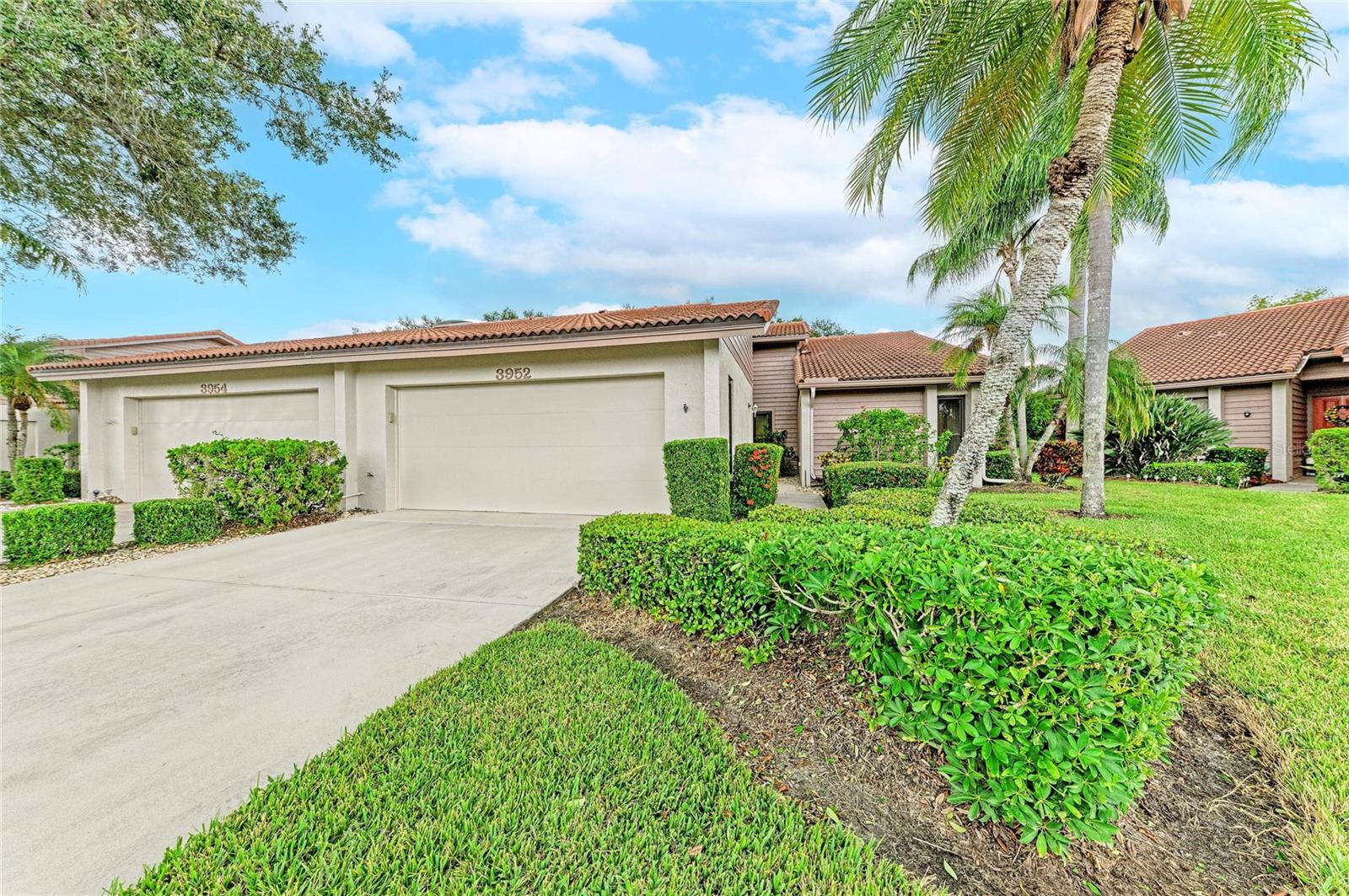 3952 WILSHIRE CIRCLE #166