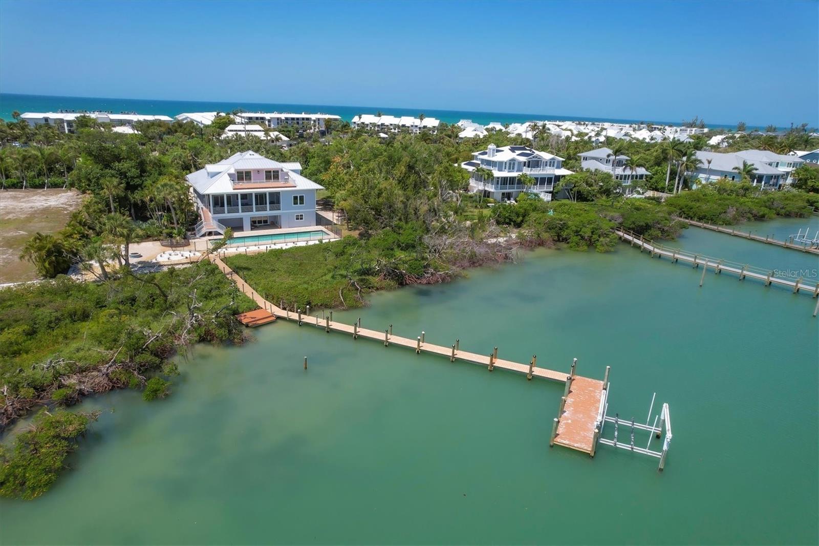 19 GROUPER HOLE DRIVE