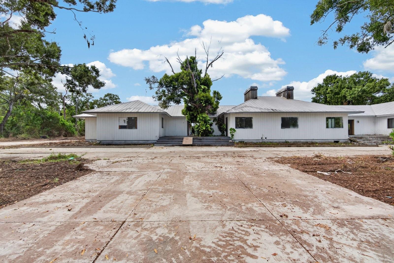 2140 DESOTO ROAD