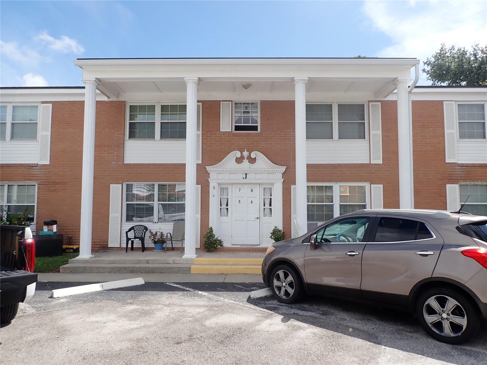 4158 TAMIAMI TRAIL #J5