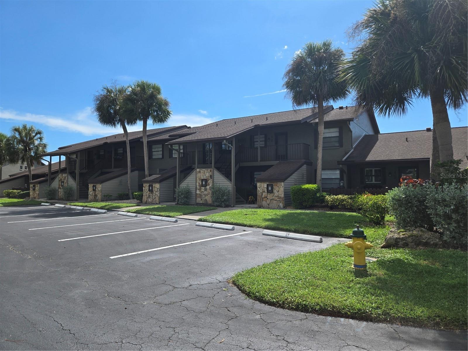 927 CAPRI ISLES BOULEVARD #10