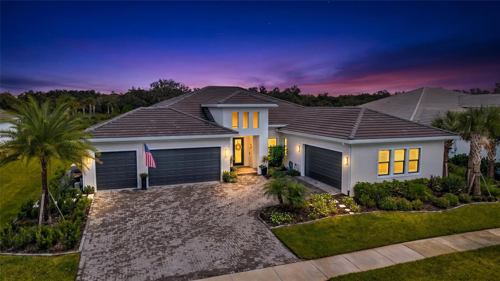 4592 MONDRIAN COURT