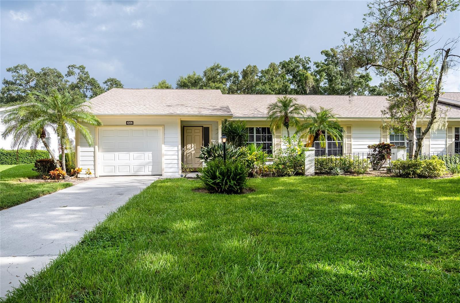 4206 OAKHURST CIRCLE #3075