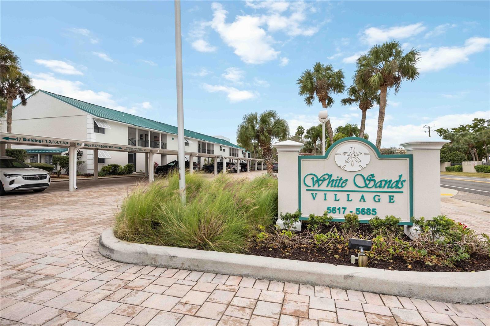 5673 MIDNIGHT PASS ROAD #202