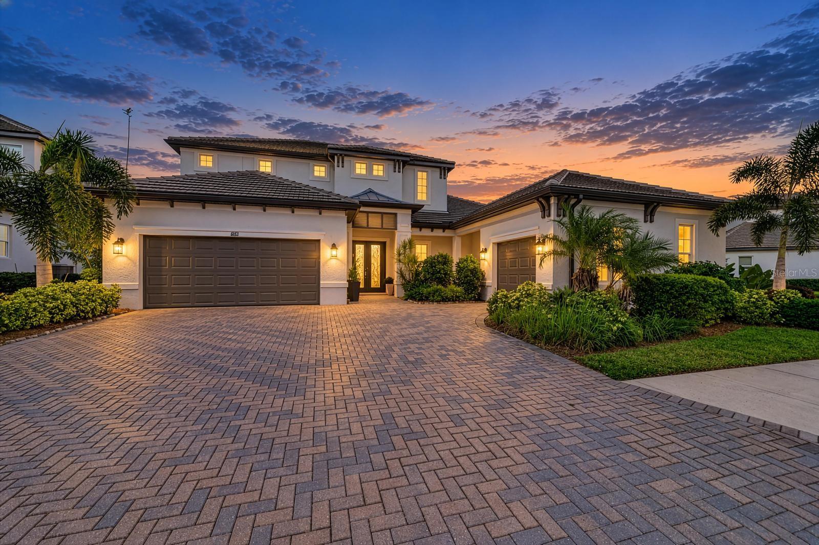 6185 LUNGO LAGO DRIVE
