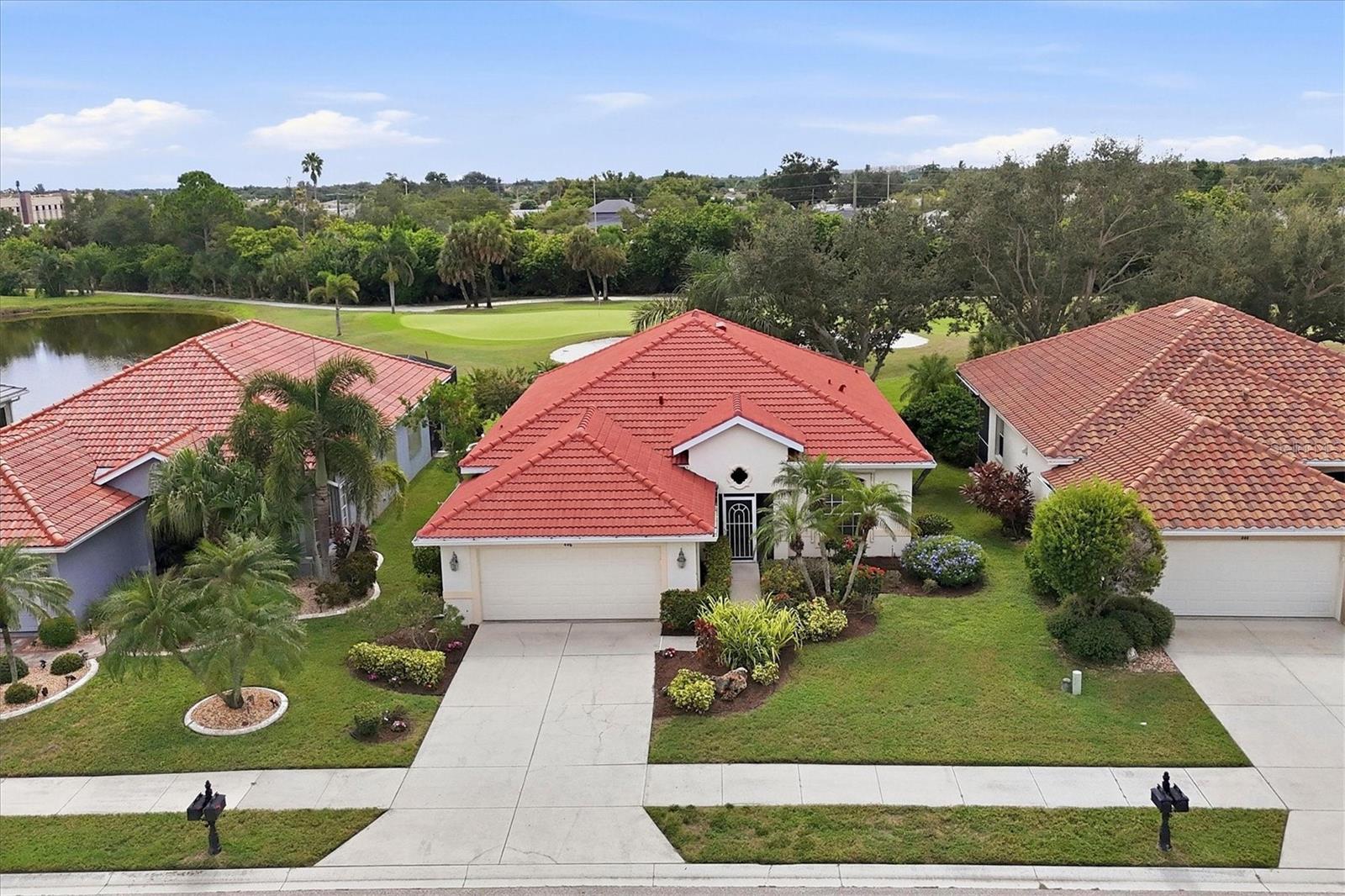 446 PINEWOOD LAKE DRIVE