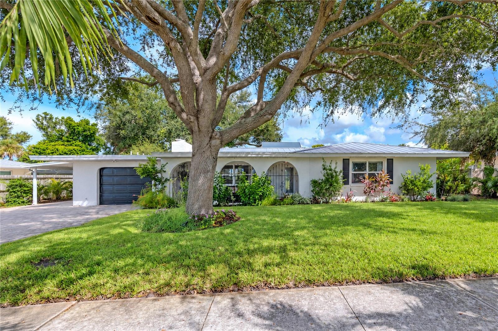 324 BEACH ROAD