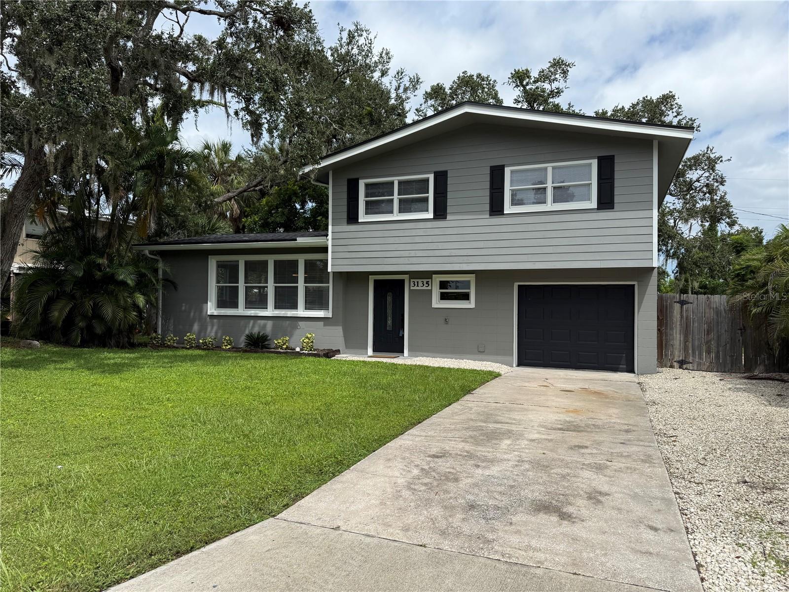3135 ALTA VISTA STREET