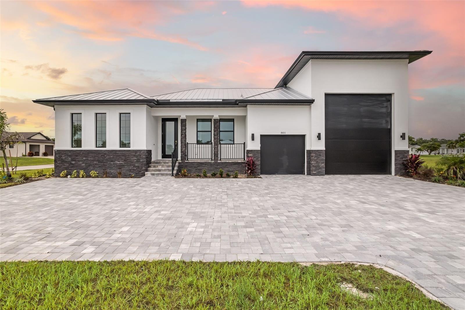 801 ROYAL POINCIANA