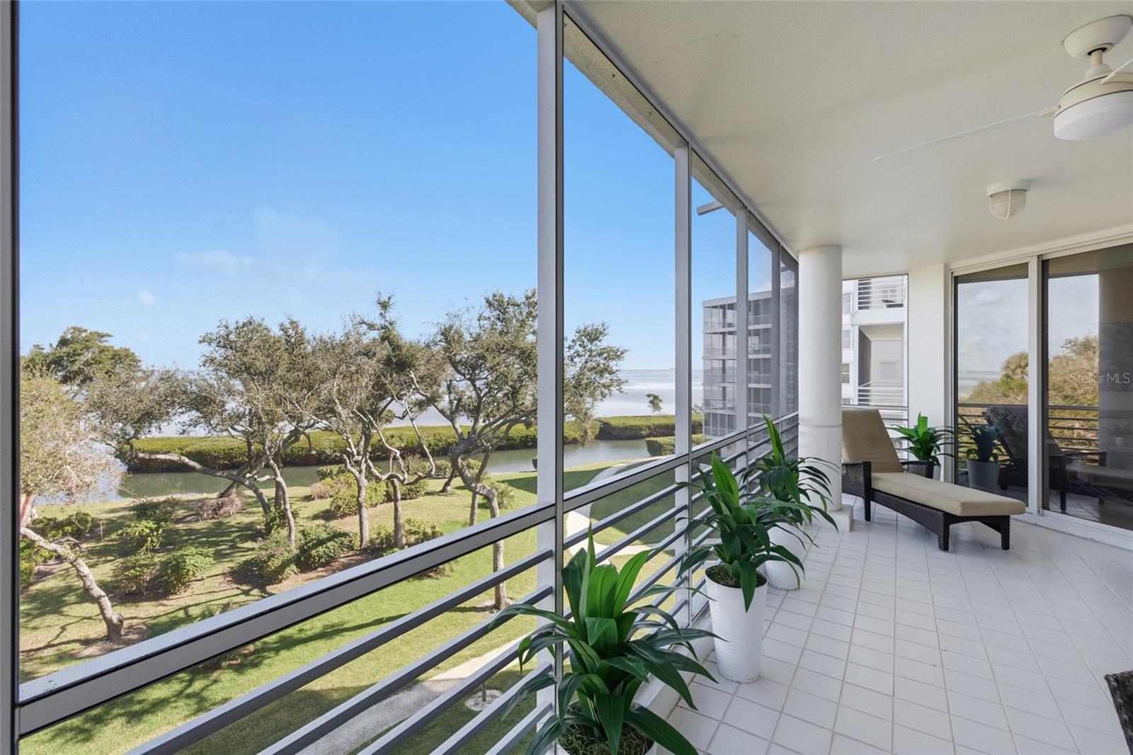 2550 HARBOURSIDE DRIVE #333