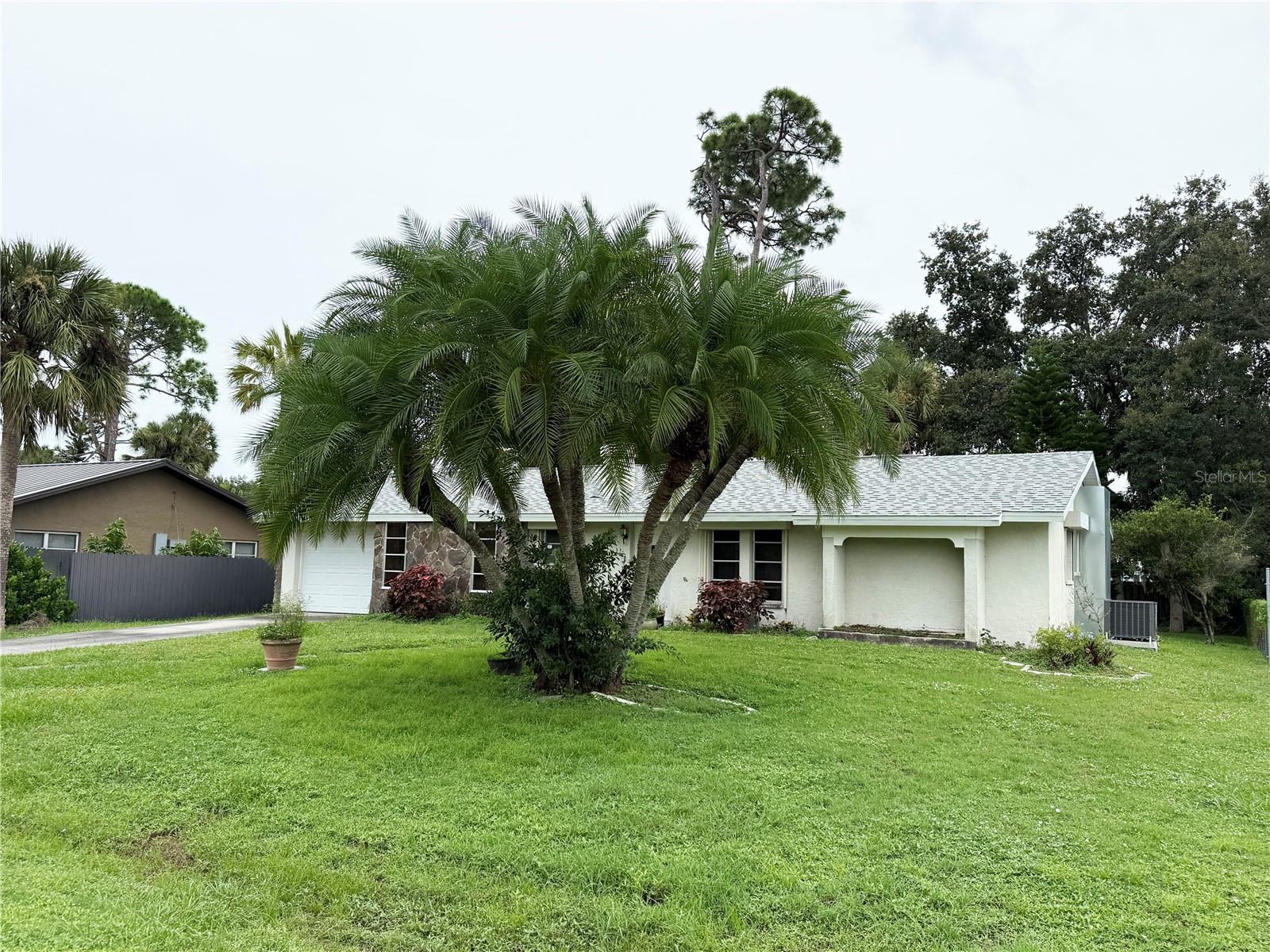 2274 LAKESHORE CIRCLE