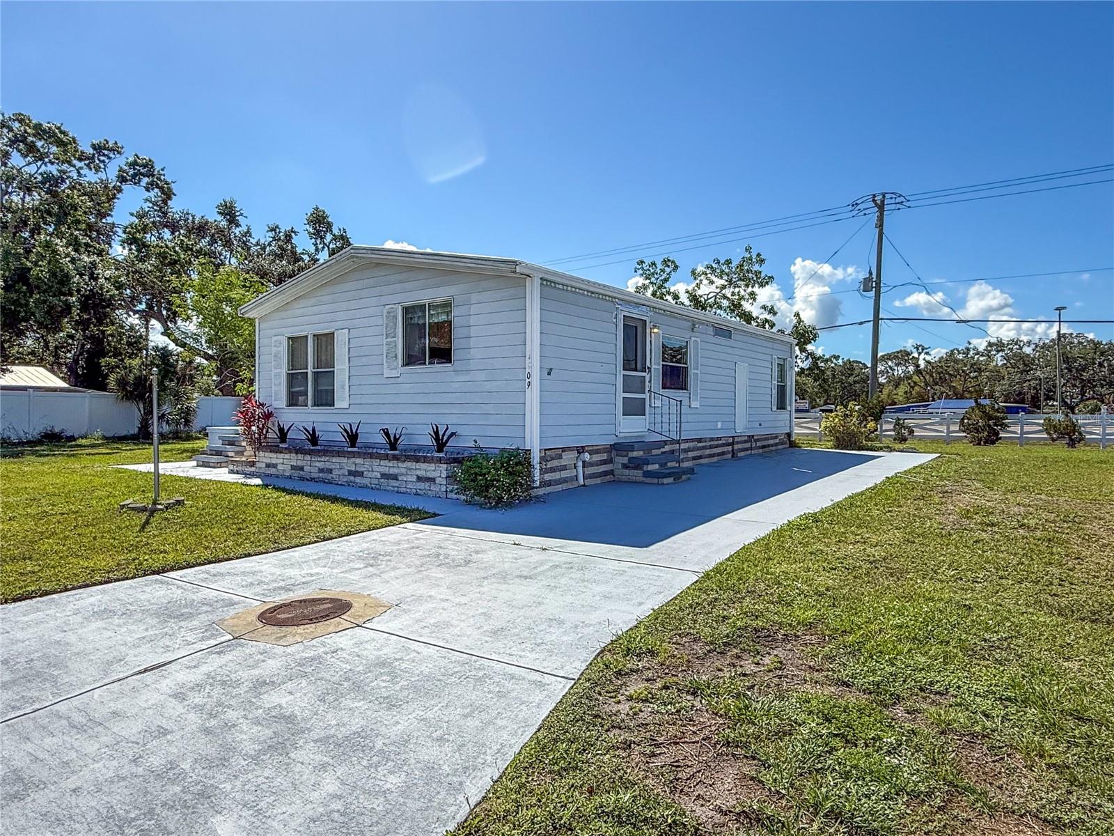 4609 10TH STREET COURT