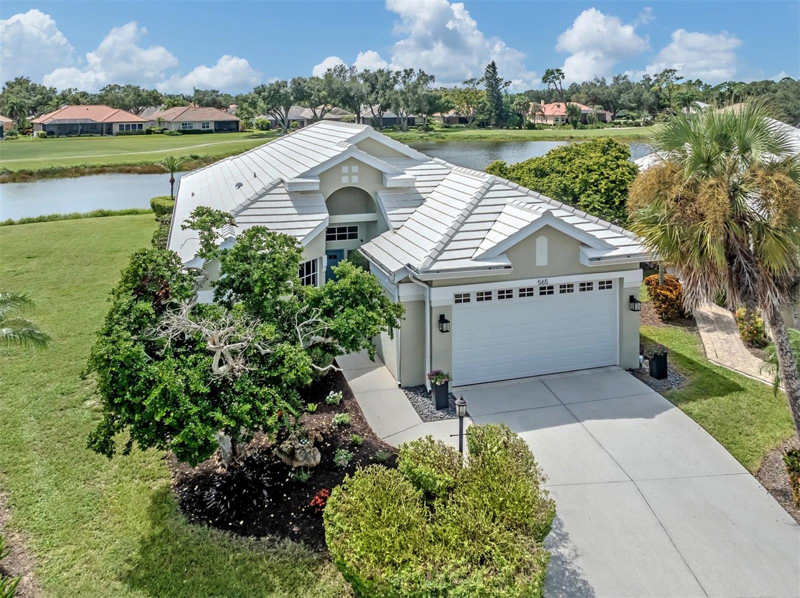 565 FALLBROOK DRIVE