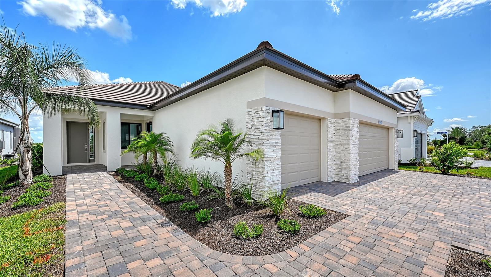 17645 MEANDERING PALMS CROSSING