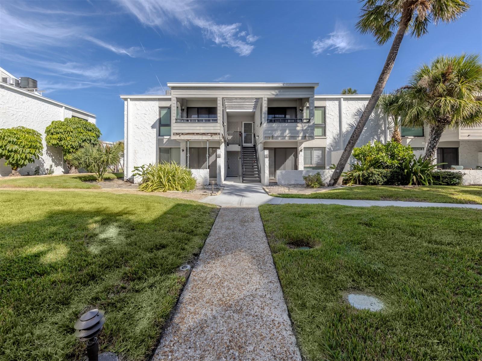 1555 TARPON CENTER DRIVE #140