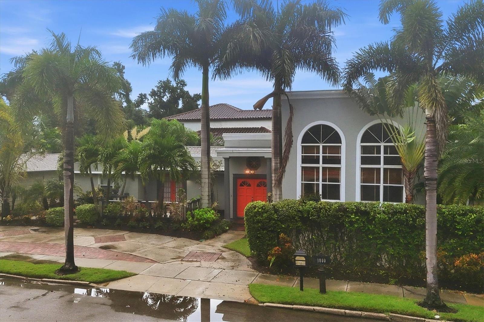 1800 ALTA VISTA STREET