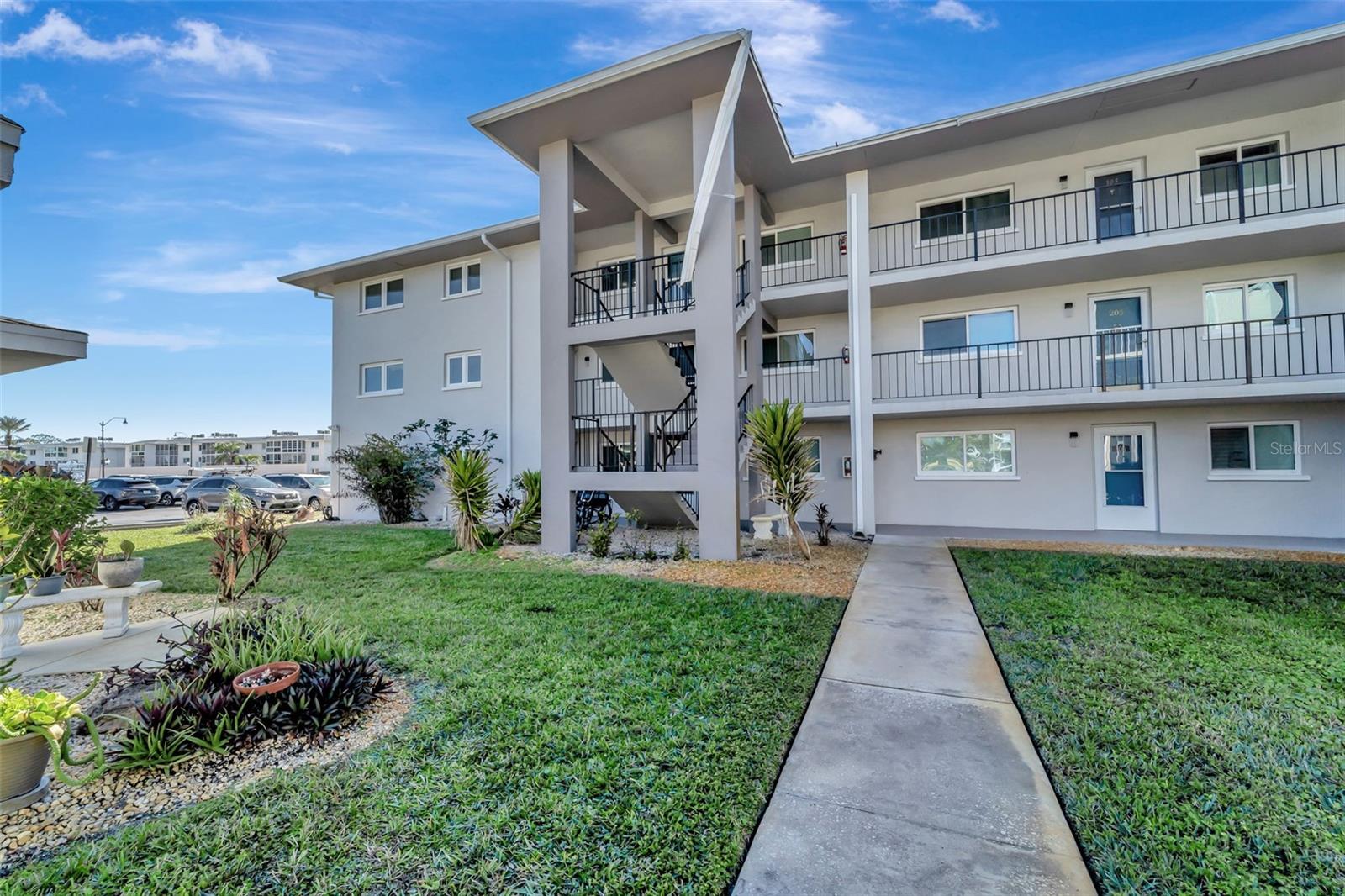 649 TAMIAMI TRAIL #107